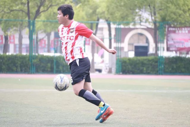 欧冠七轮战罢曼城位列25位 已经降至淘汰区！